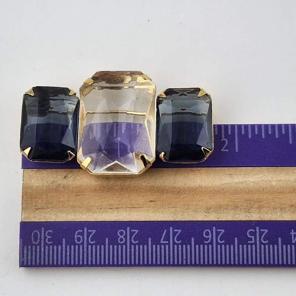 Vintage Gold Tone Avon Clear & Blue Faceted Acrylic Bar Brooch Pin‎